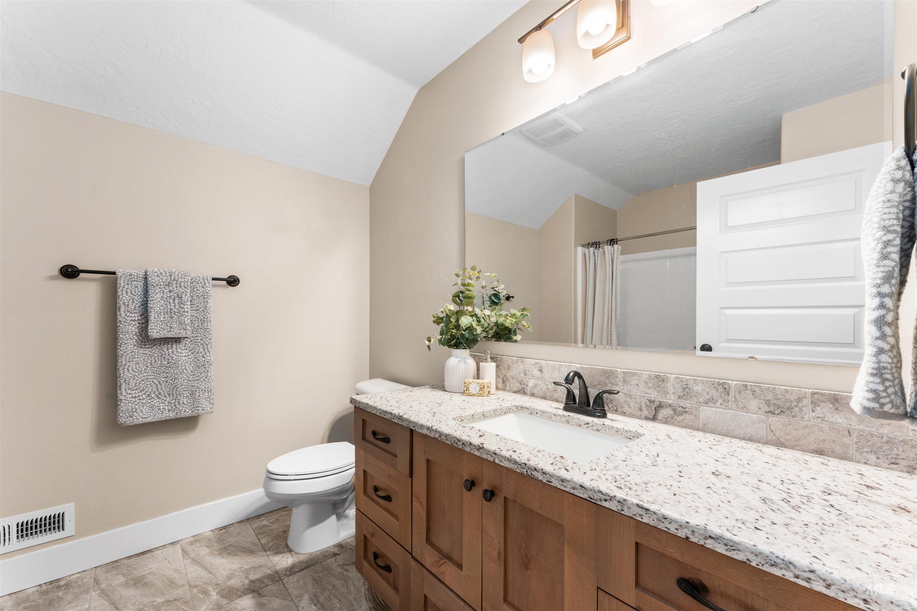 5917 W Beaufort St, Boise, Idaho 83714, 4 Bedrooms, 2.5 Bathrooms, Residential For Sale, Price $550,000, 98962024