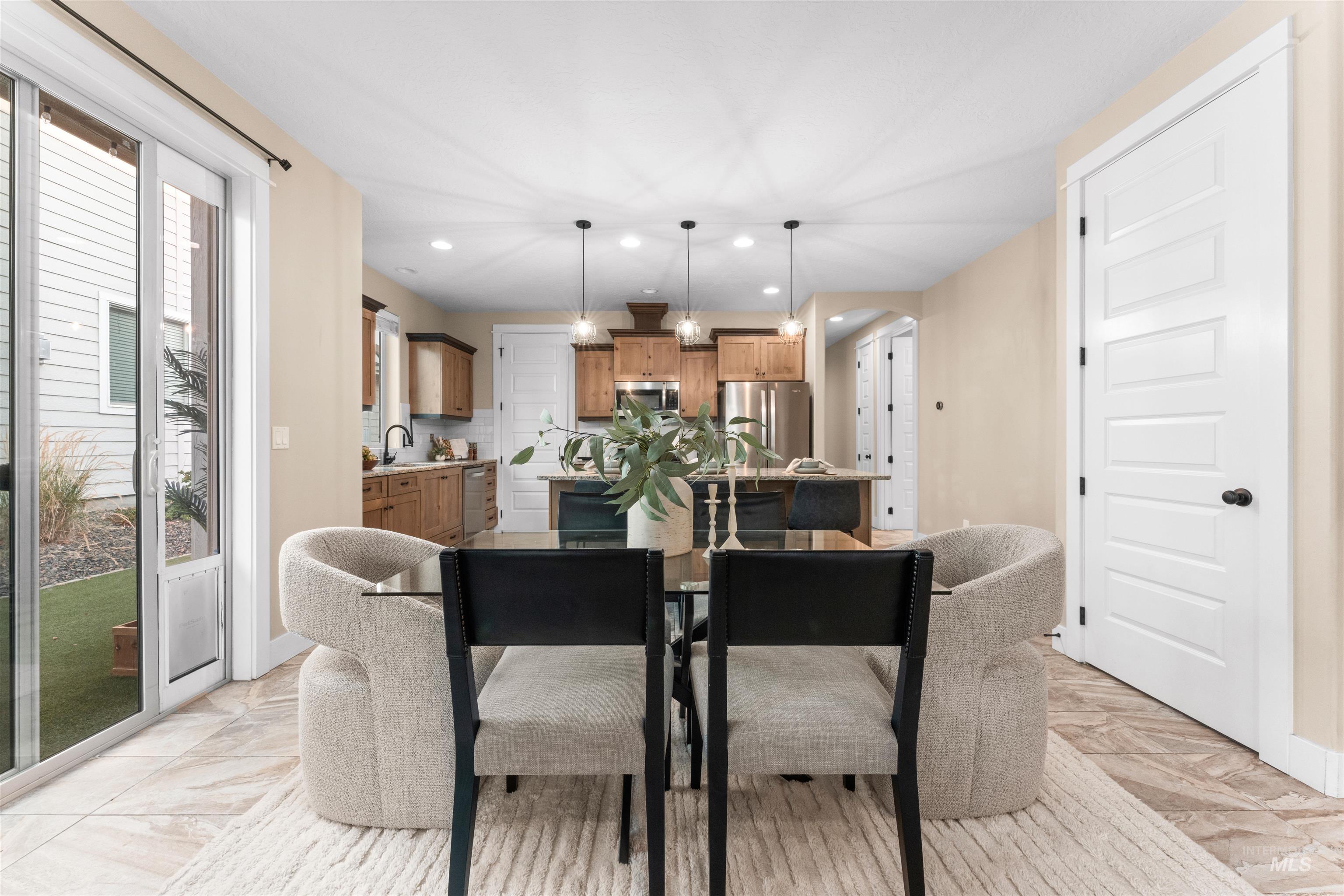 5917 W Beaufort St, Boise, Idaho 83714, 4 Bedrooms, 2.5 Bathrooms, Residential For Sale, Price $550,000, 98962024