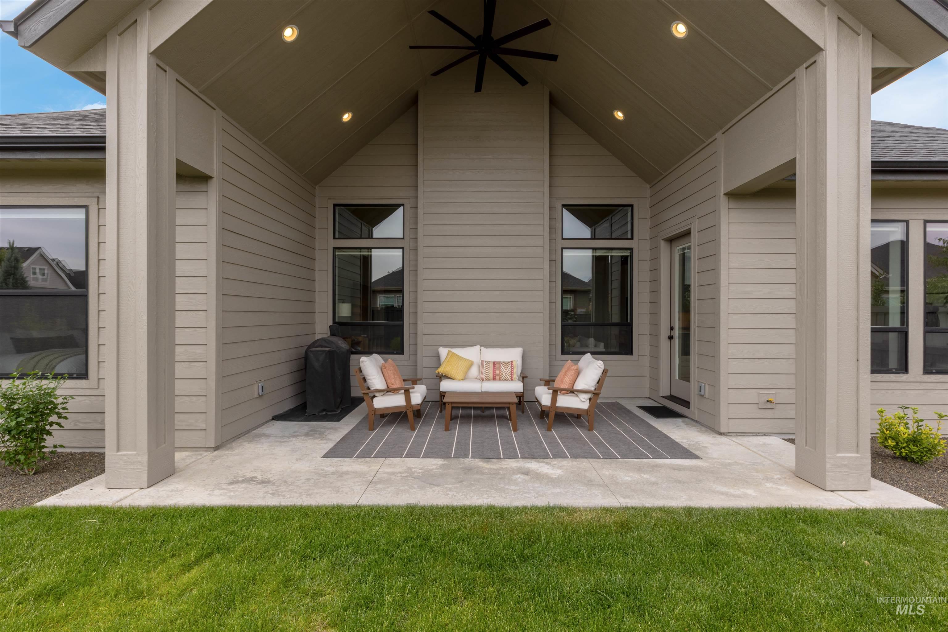 View of patio featuring outdoor lounge area