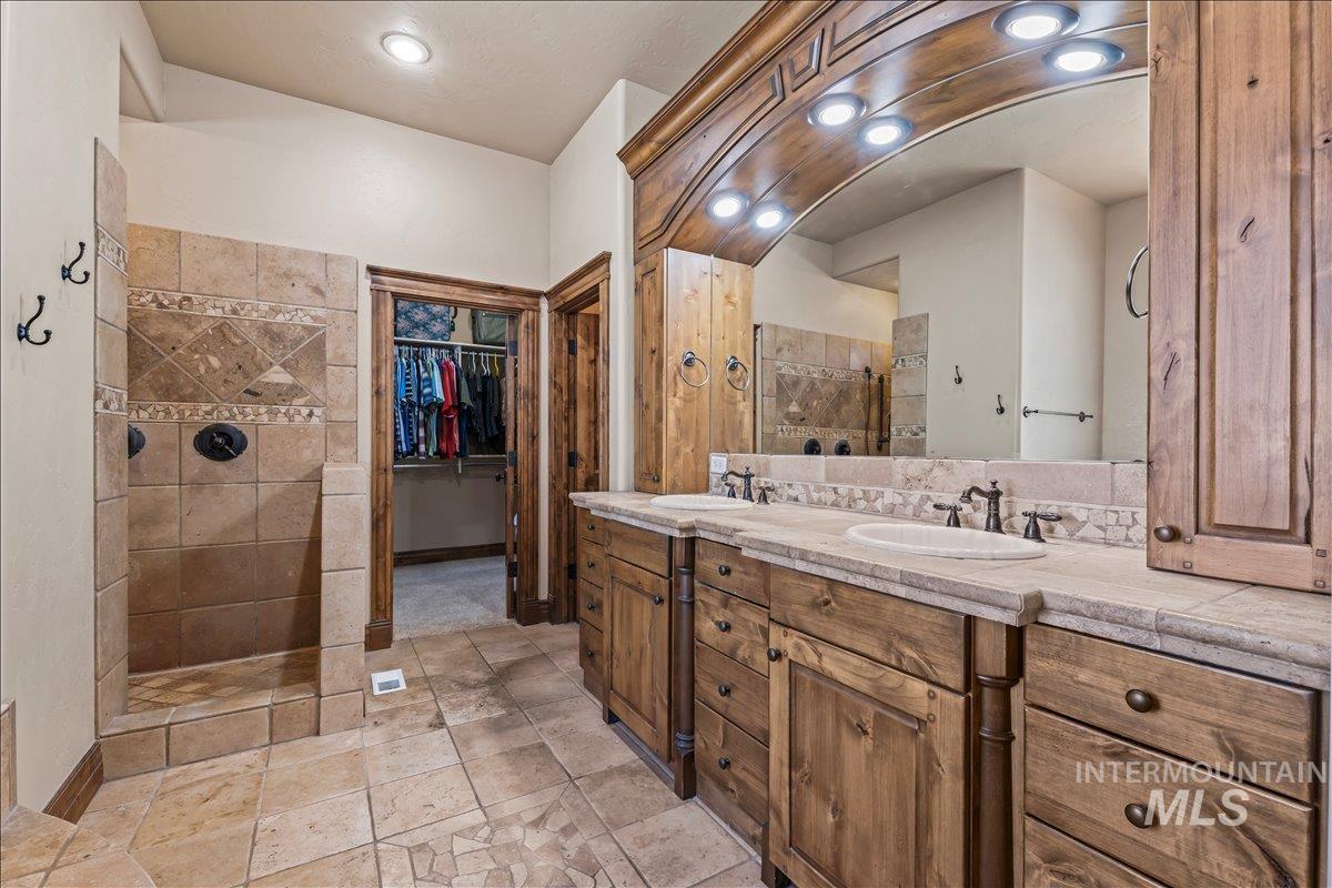 4324 W Briar Rock Ct, Eagle, Idaho 83616, 4 Bedrooms, 3.5 Bathrooms, Residential For Sale, Price $1,200,000, 98962049