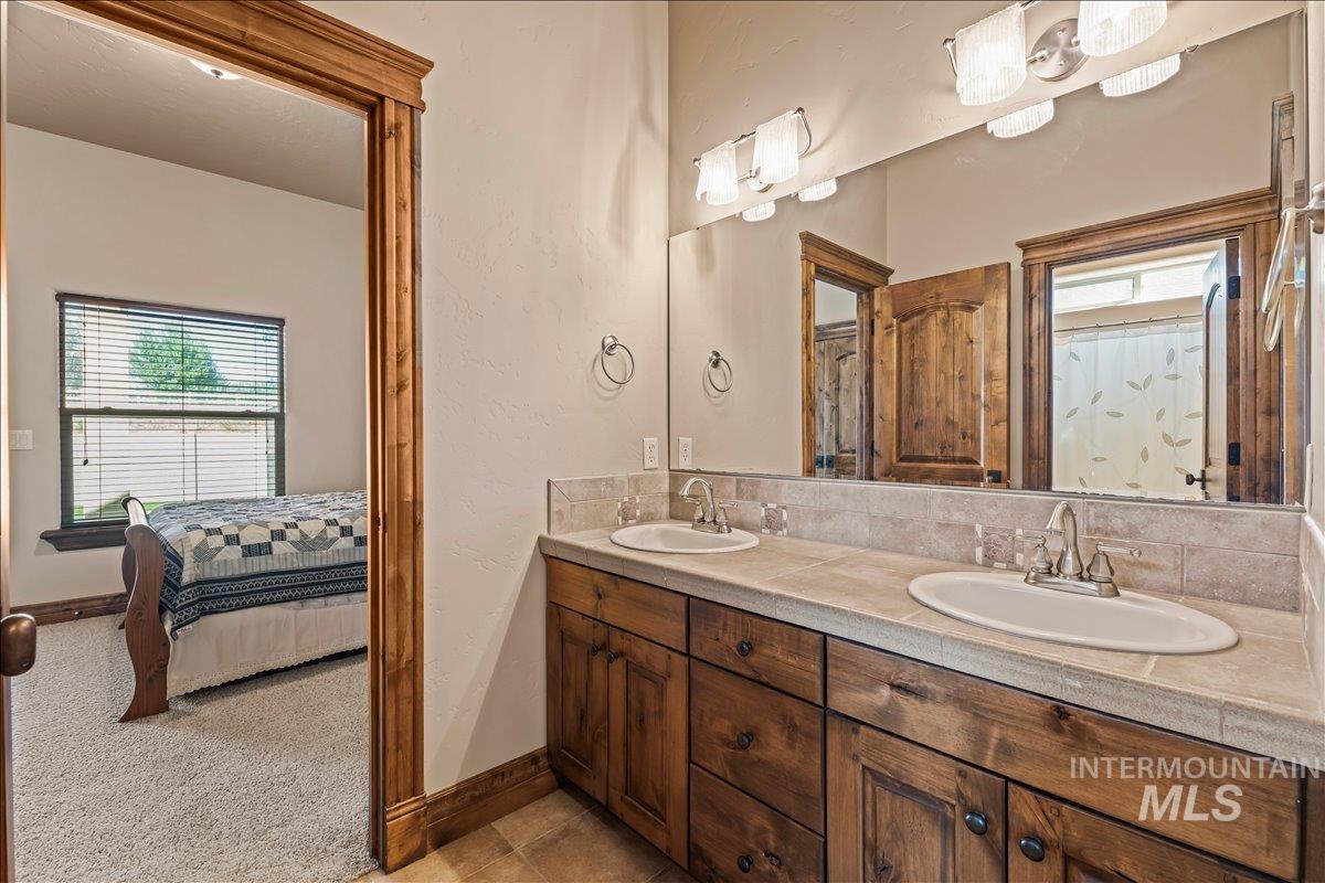 4324 W Briar Rock Ct, Eagle, Idaho 83616, 4 Bedrooms, 3.5 Bathrooms, Residential For Sale, Price $1,200,000, 98962049