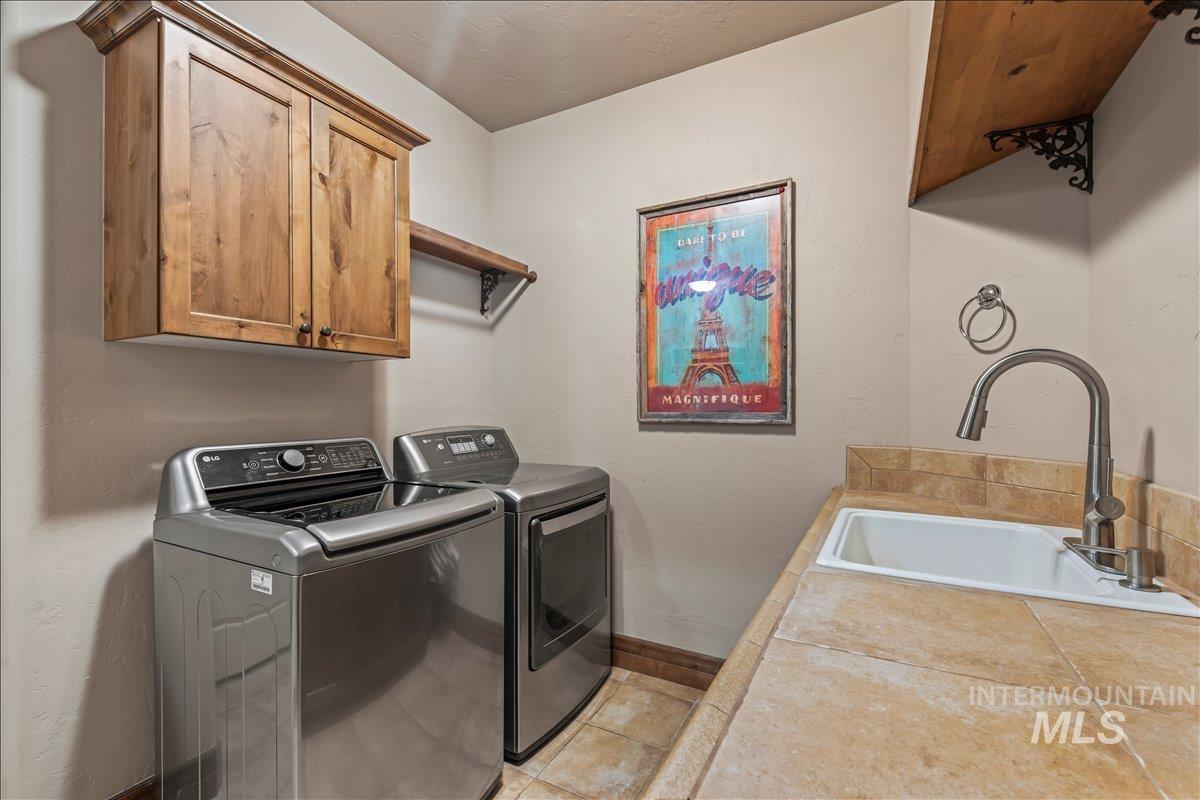 4324 W Briar Rock Ct, Eagle, Idaho 83616, 4 Bedrooms, 3.5 Bathrooms, Residential For Sale, Price $1,200,000, 98962049