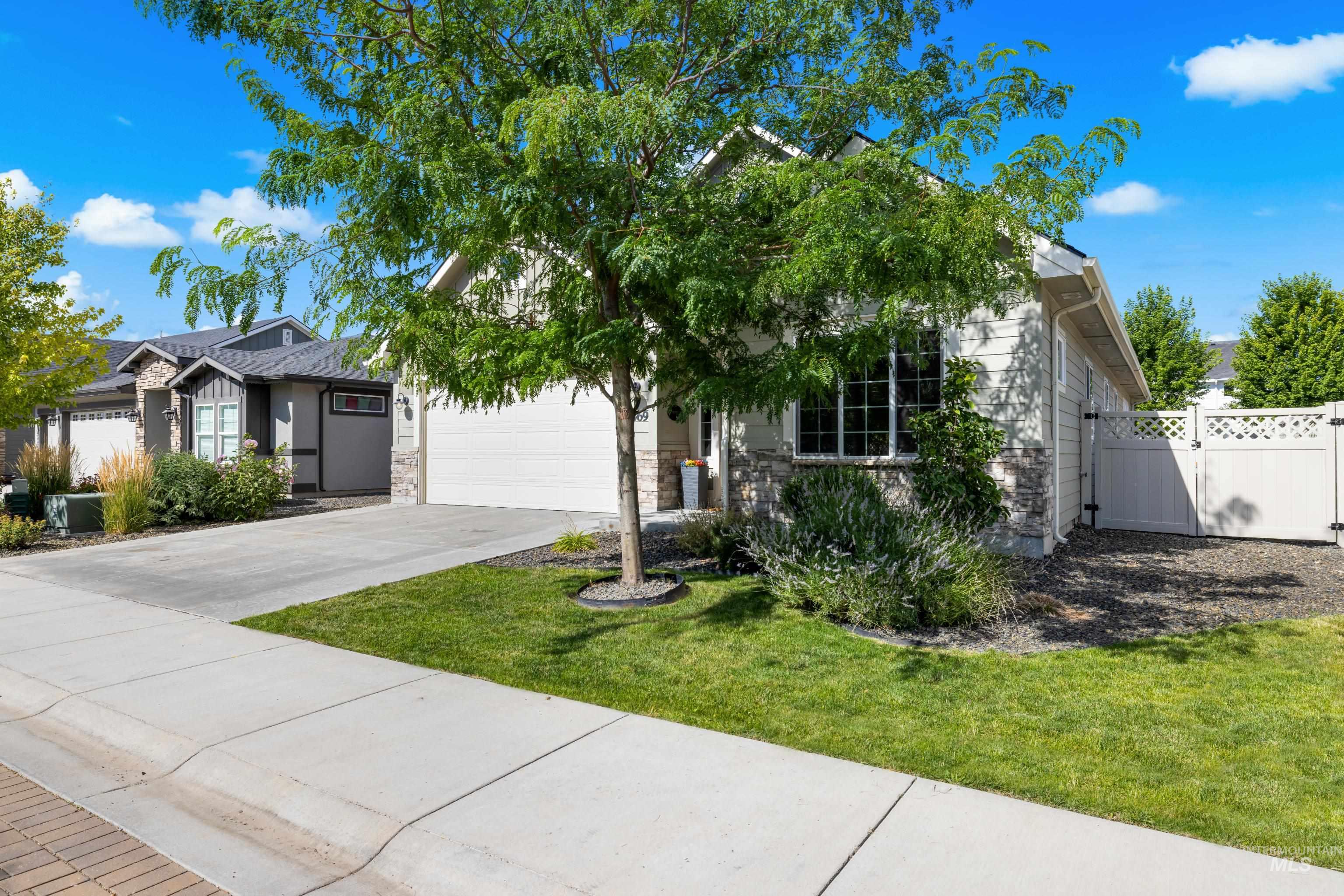 4569 N Tirso Ave, Meridian, Idaho 83646, 3 Bedrooms, 2 Bathrooms, Residential For Sale, Price $639,999, 98962051