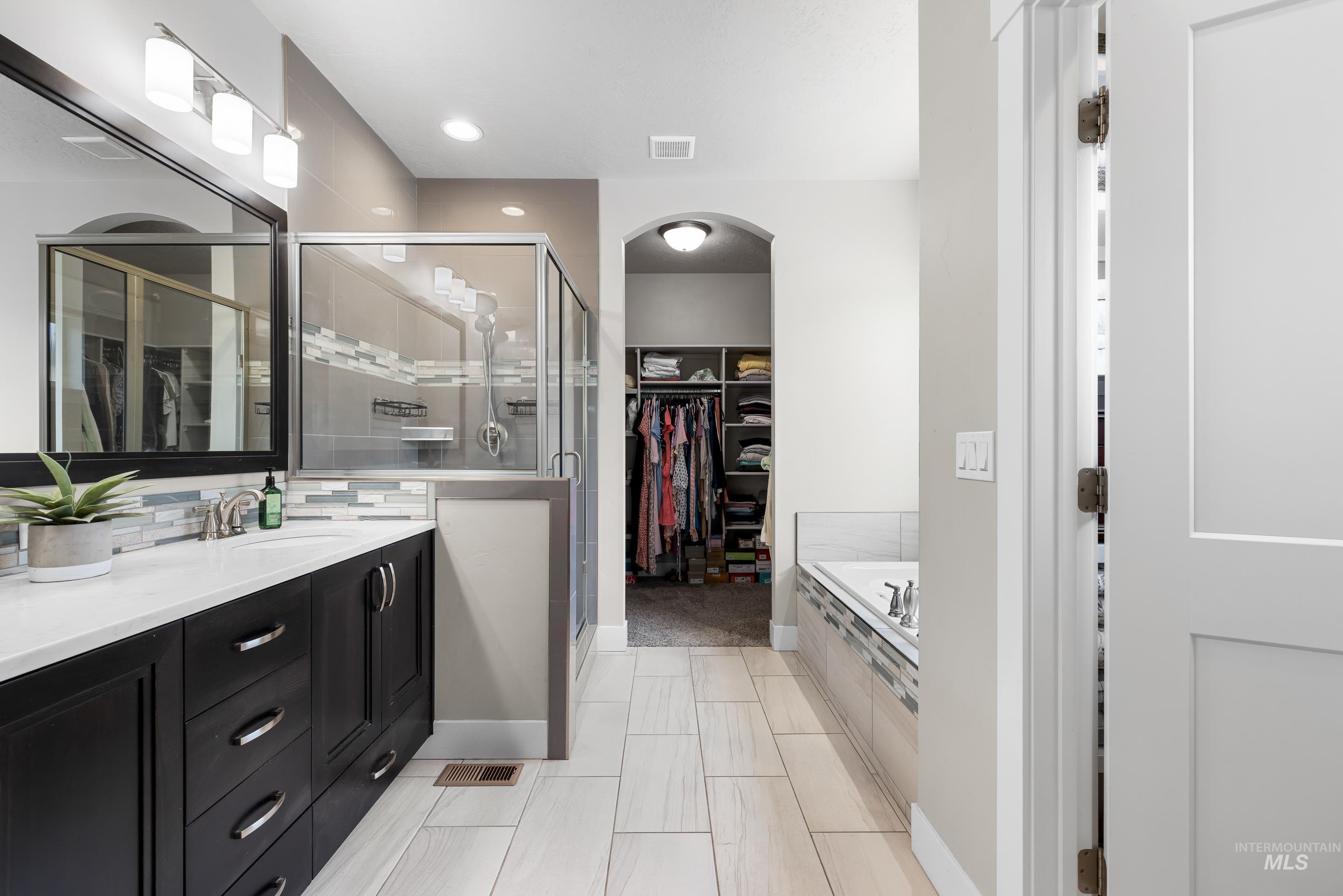 4569 N Tirso Ave, Meridian, Idaho 83646, 3 Bedrooms, 2 Bathrooms, Residential For Sale, Price $639,999, 98962051