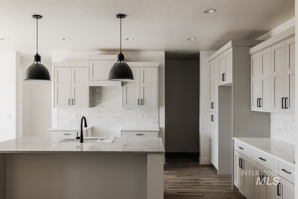 10261 Stony Oak Ct., Nampa, Idaho 83687, 3 Bedrooms, 3 Bathrooms, Residential For Sale, Price $564,900, 98962052