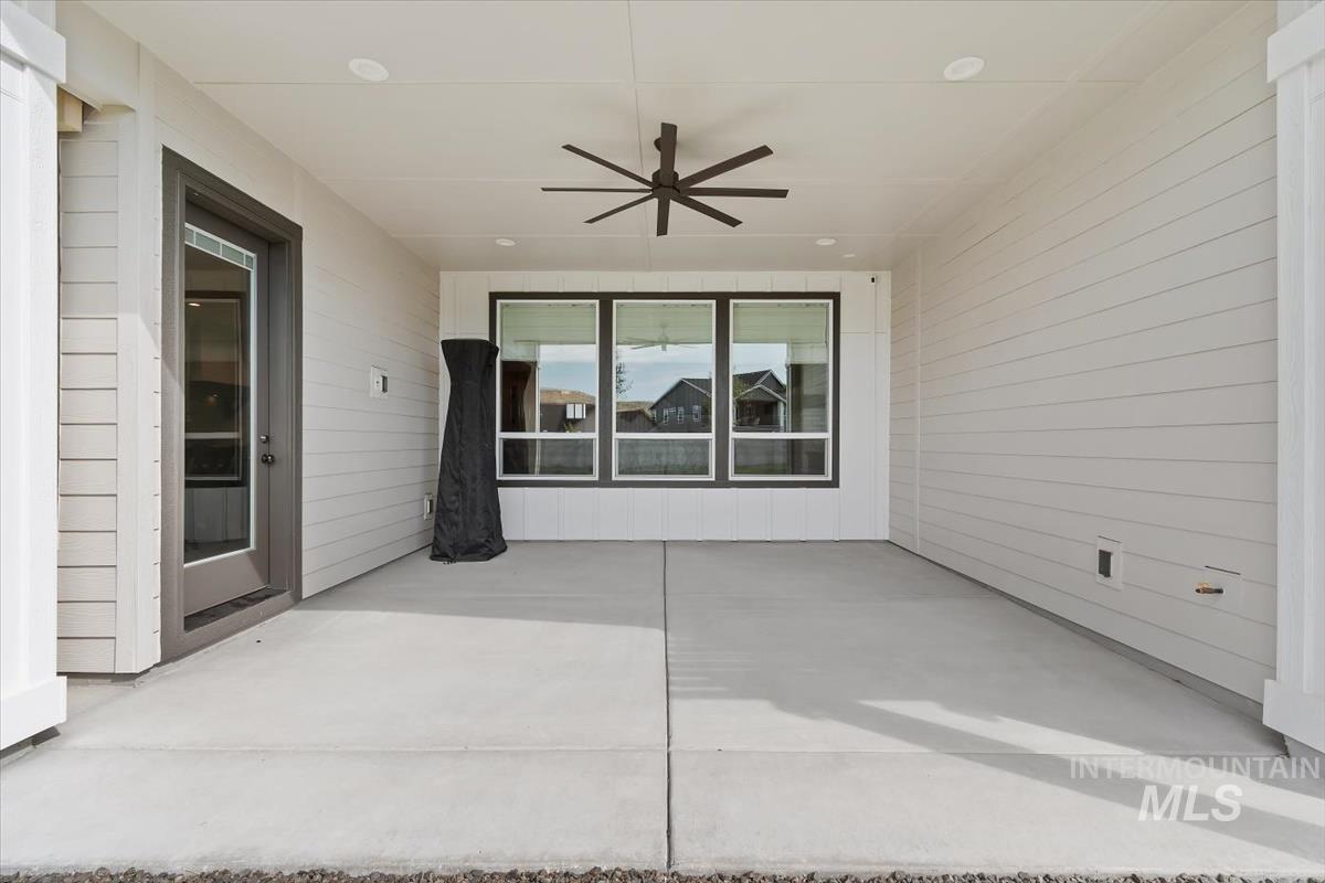 View of patio / terrace with ceiling fan