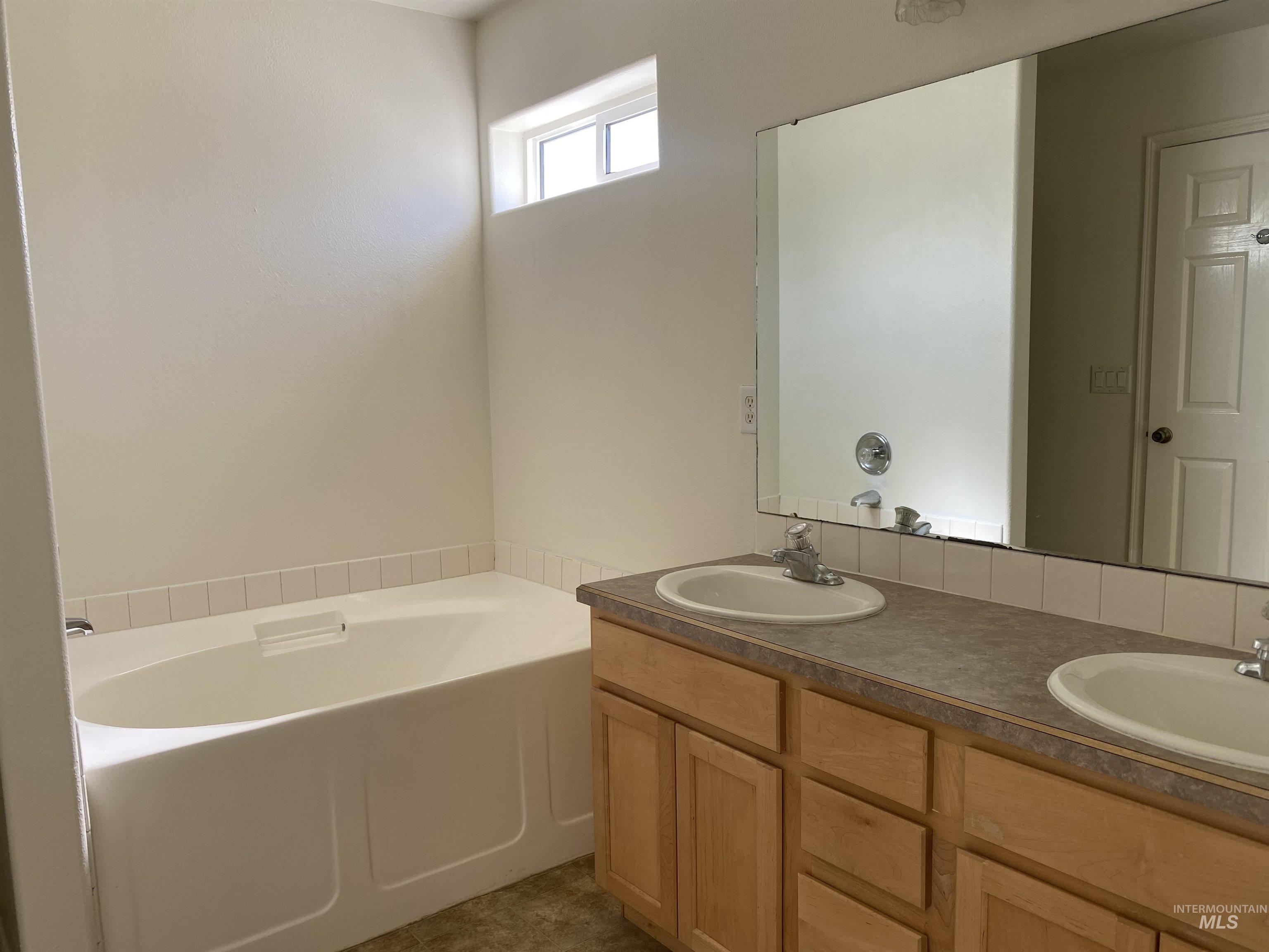 422 NW Sandpiper Ave, Mountain Home, Idaho 83647, 4 Bedrooms, 2 Bathrooms, Residential For Sale, Price $349,900, 98962071