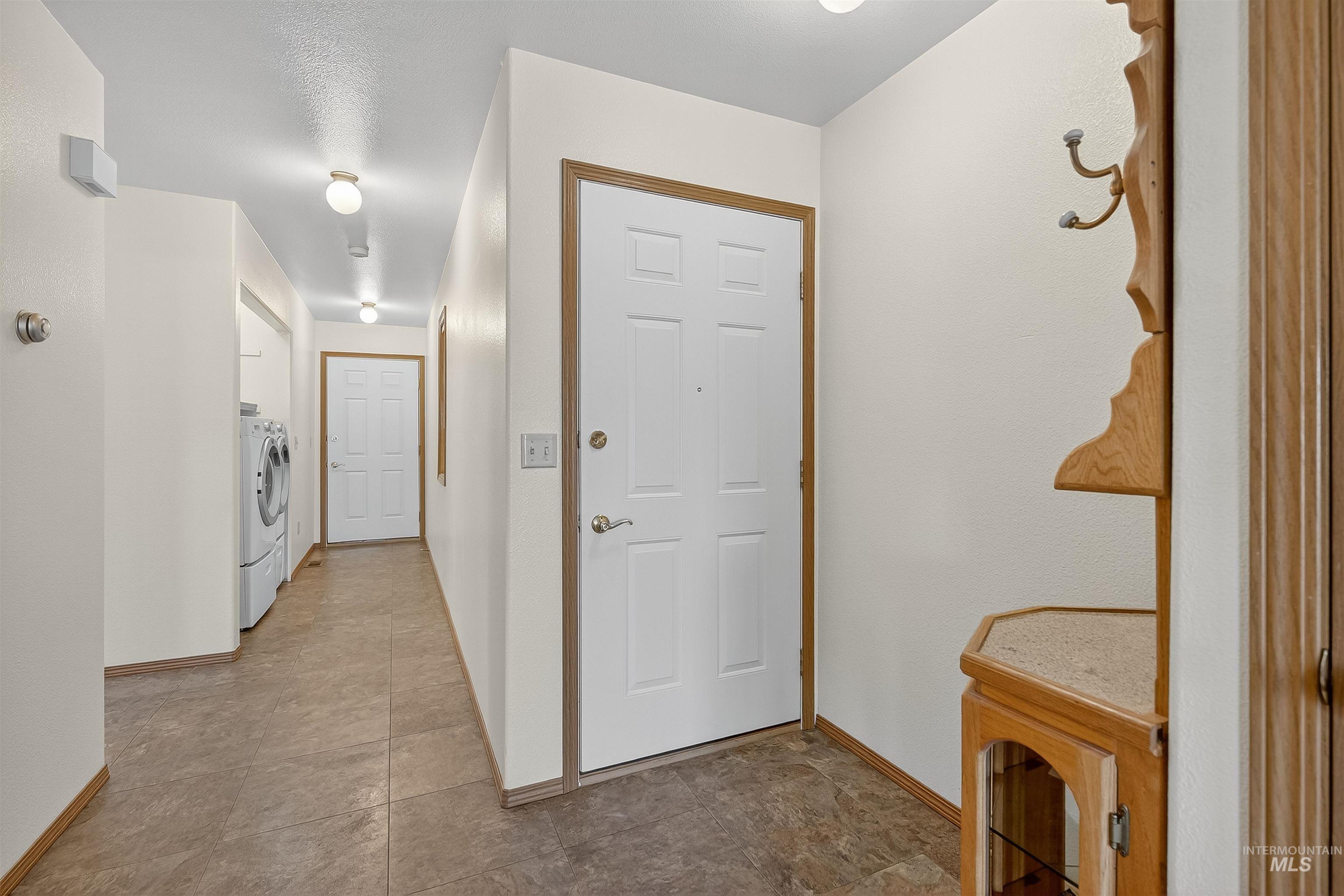 1403 29th St, Lewiston, Idaho 83501, 2 Bedrooms, 2 Bathrooms, Residential For Sale, Price $325,000, 98962076