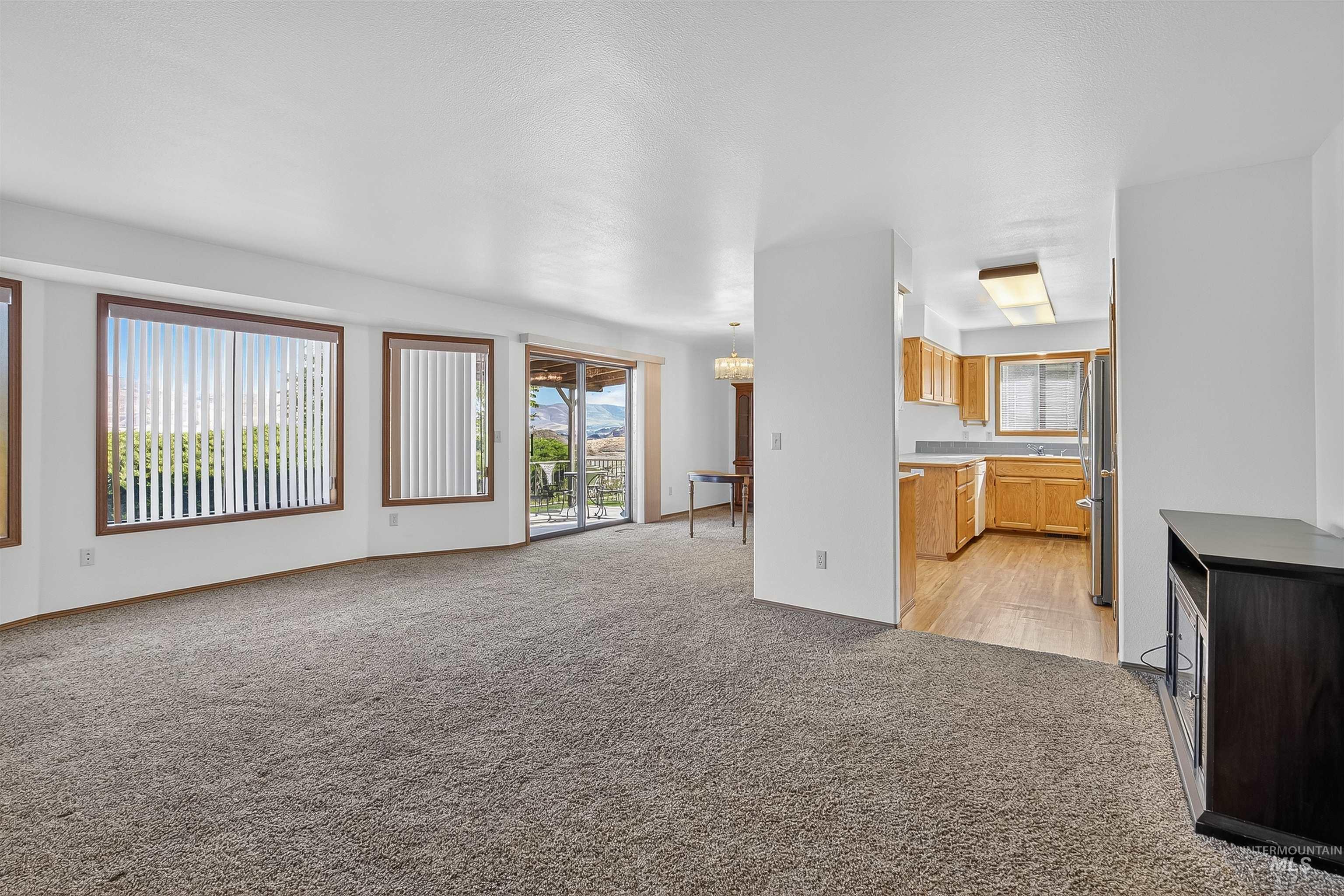 1403 29th St, Lewiston, Idaho 83501, 2 Bedrooms, 2 Bathrooms, Residential For Sale, Price $325,000, 98962076