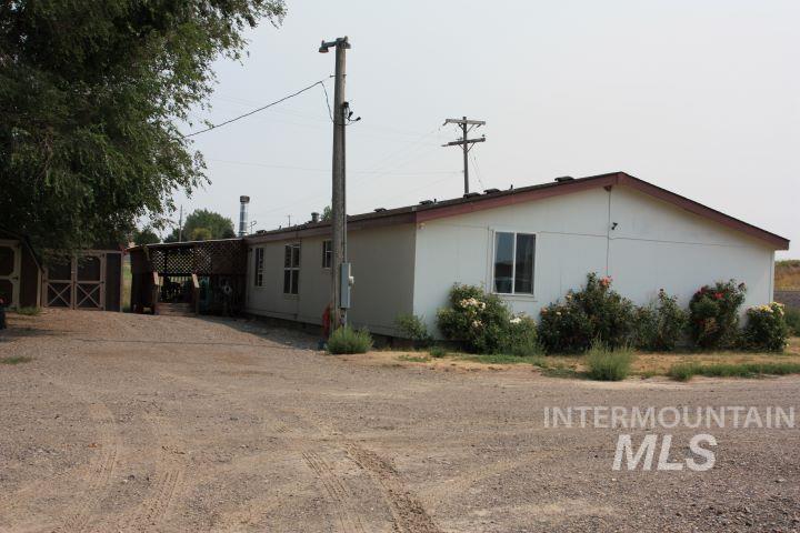 2984 E 990 S, Hazelton, Idaho 83335, 4 Bedrooms, 2 Bathrooms, Residential For Sale, Price $275,000, 98962077