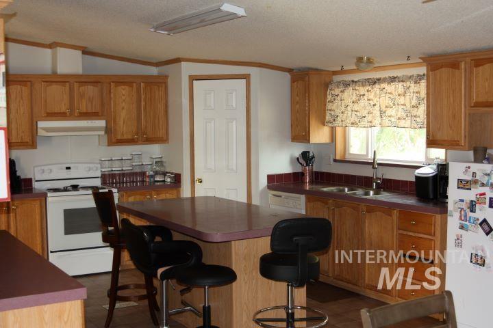 2984 E 990 S, Hazelton, Idaho 83335, 4 Bedrooms, 2 Bathrooms, Residential For Sale, Price $275,000, 98962077