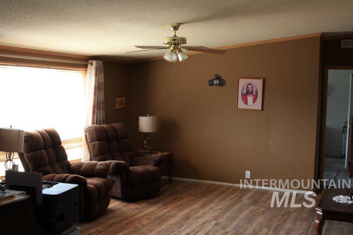 2984 E 990 S, Hazelton, Idaho 83335, 4 Bedrooms, 2 Bathrooms, Residential For Sale, Price $275,000, 98962077