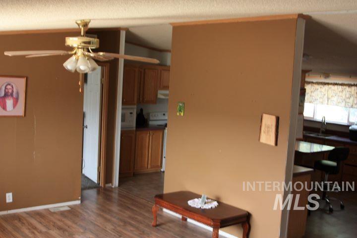 2984 E 990 S, Hazelton, Idaho 83335, 4 Bedrooms, 2 Bathrooms, Residential For Sale, Price $275,000, 98962077