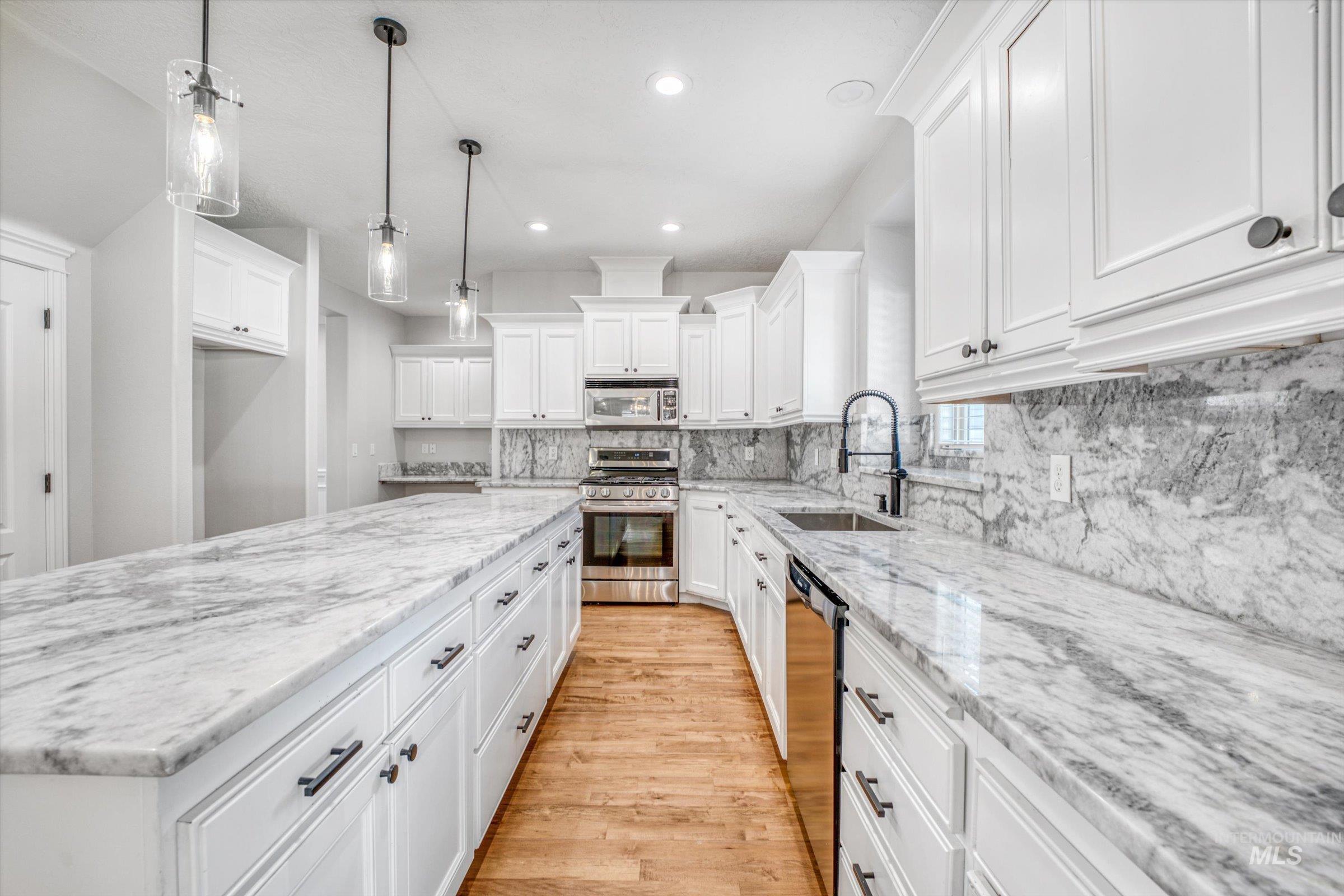 309 S Fernan Lake Way, Star, Idaho 83669, 4 Bedrooms, 2.5 Bathrooms, Residential For Sale, Price $615,000, 98962078