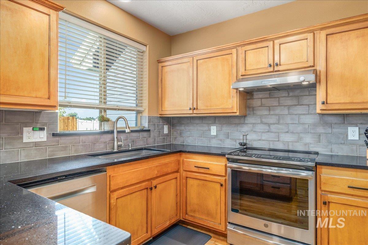 2915 S Nephrite Way, Meridian, Idaho 83642-3165, 4 Bedrooms, 2.5 Bathrooms, Residential For Sale, Price $599,000, 98962088