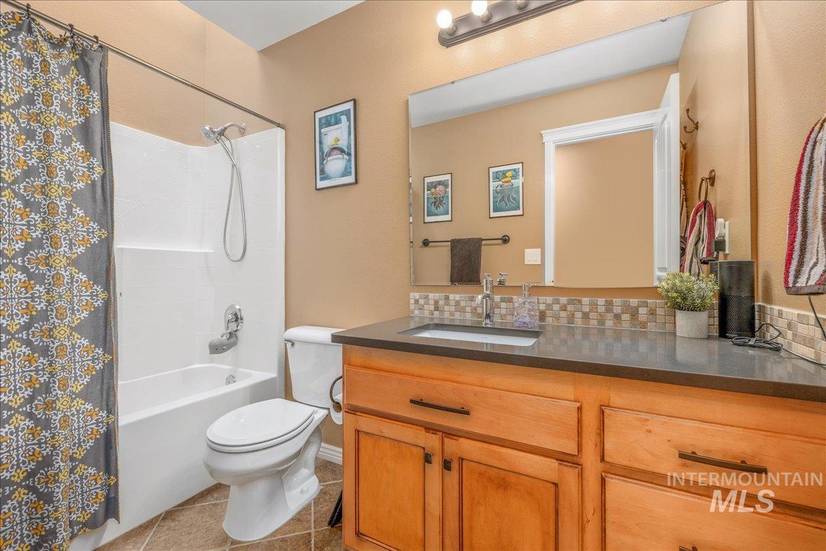 2915 S Nephrite Way, Meridian, Idaho 83642-3165, 4 Bedrooms, 2.5 Bathrooms, Residential For Sale, Price $599,000, 98962088
