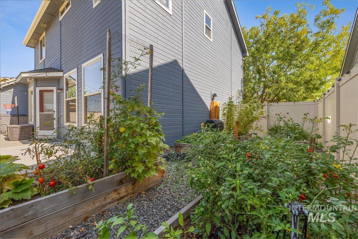 2915 S Nephrite Way, Meridian, Idaho 83642-3165, 4 Bedrooms, 2.5 Bathrooms, Residential For Sale, Price $599,000, 98962088