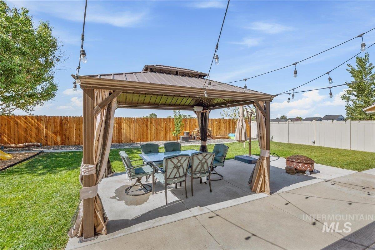 2915 S Nephrite Way, Meridian, Idaho 83642-3165, 4 Bedrooms, 2.5 Bathrooms, Residential For Sale, Price $599,000, 98962088