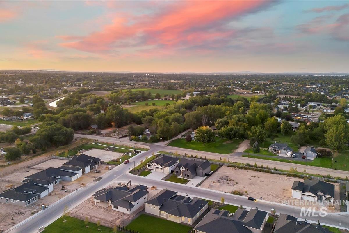 7149 E Chicken Hawk Loop, Nampa, Idaho 83686, 3 Bedrooms, 2 Bathrooms, Residential For Sale, Price $929,900, 98962090