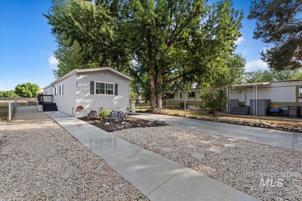 View of manufactured / mobile home