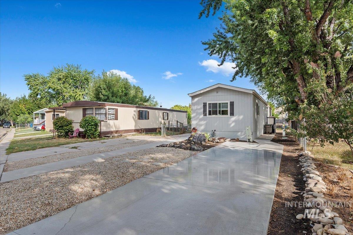 View of manufactured / mobile home