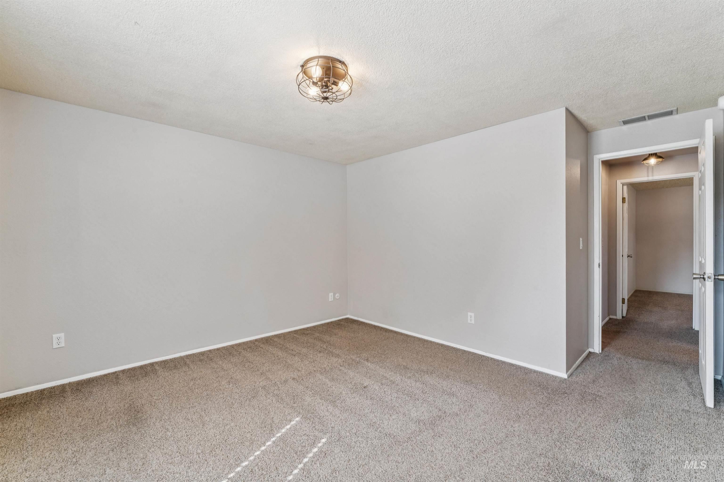 8995 W Pembrook Drive, Boise, Idaho 83704, 3 Bedrooms, 3 Bathrooms, Residential For Sale, Price $425,000, 98962095