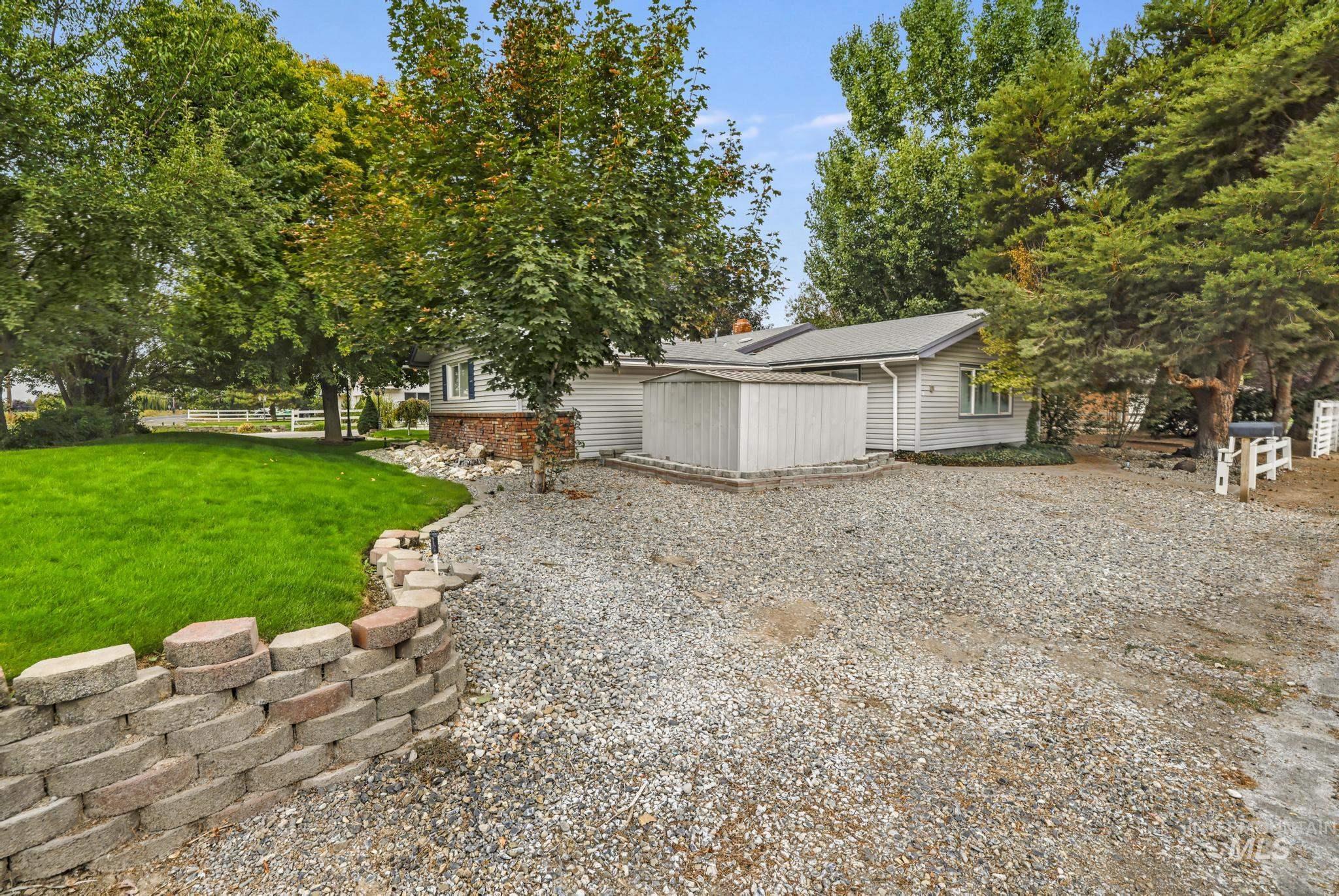 2431 Falls Ave E, Twin Falls, Idaho 83301, 5 Bedrooms, 3 Bathrooms, Residential For Sale, Price $375,000, 98962097