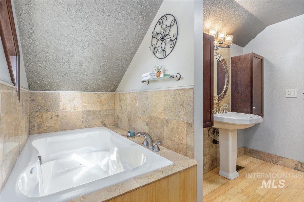 11225 W Camas St., Boise, Idaho 83709, 3 Bedrooms, 2 Bathrooms, Residential For Sale, Price $549,000, 98962098