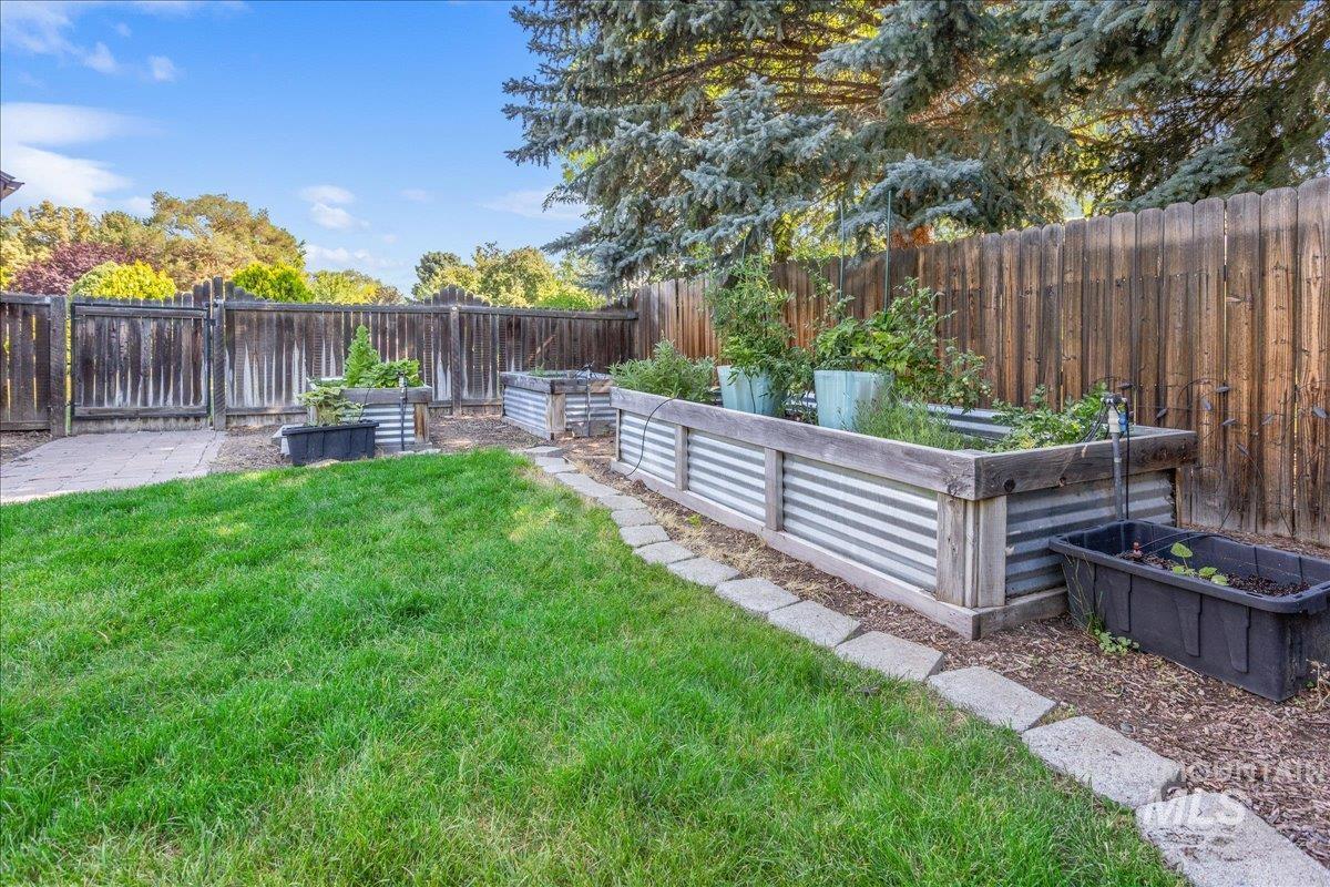 11225 W Camas St., Boise, Idaho 83709, 3 Bedrooms, 2 Bathrooms, Residential For Sale, Price $549,000, 98962098