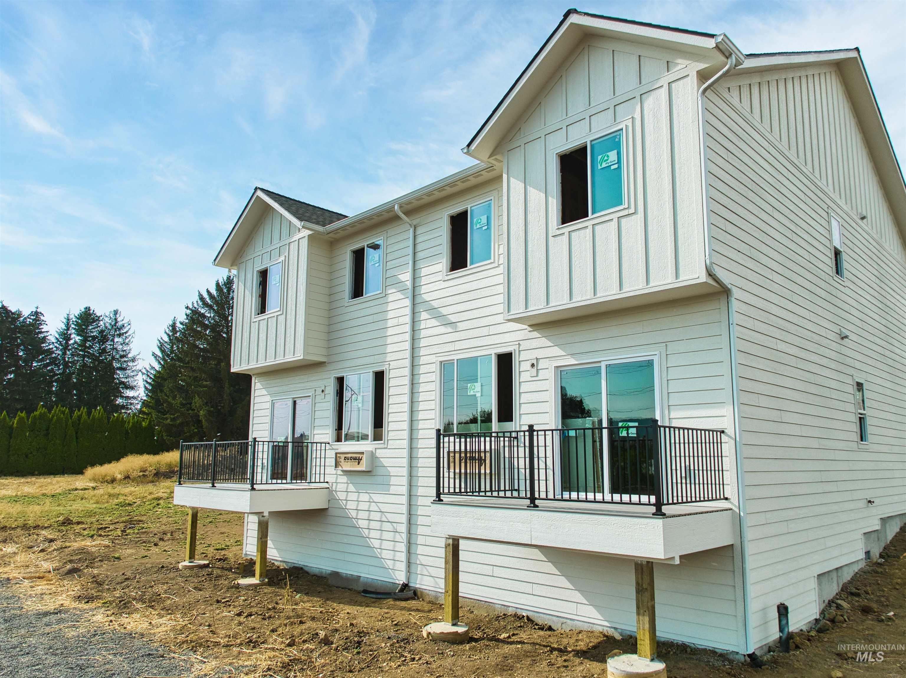 2815 Cyprus, Moscow, Idaho 83843, 3 Bedrooms, 2.5 Bathrooms, Residential Income For Sale, Price $665,000, 98962103