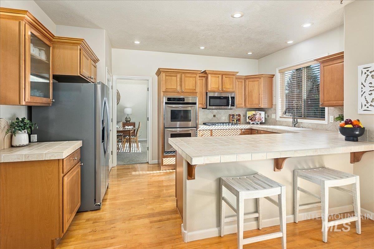 177 E Knoll Ct, Eagle, Idaho 83616-6911, 4 Bedrooms, 2.5 Bathrooms, Residential For Sale, Price $769,900, 98962106