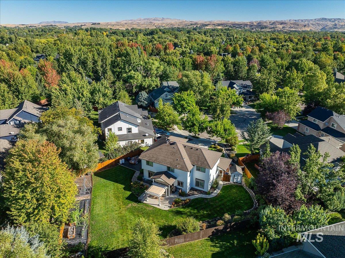 177 E Knoll Ct, Eagle, Idaho 83616-6911, 4 Bedrooms, 2.5 Bathrooms, Residential For Sale, Price $769,900, 98962106