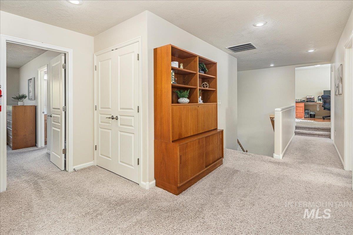 177 E Knoll Ct, Eagle, Idaho 83616-6911, 4 Bedrooms, 2.5 Bathrooms, Residential For Sale, Price $769,900, 98962106