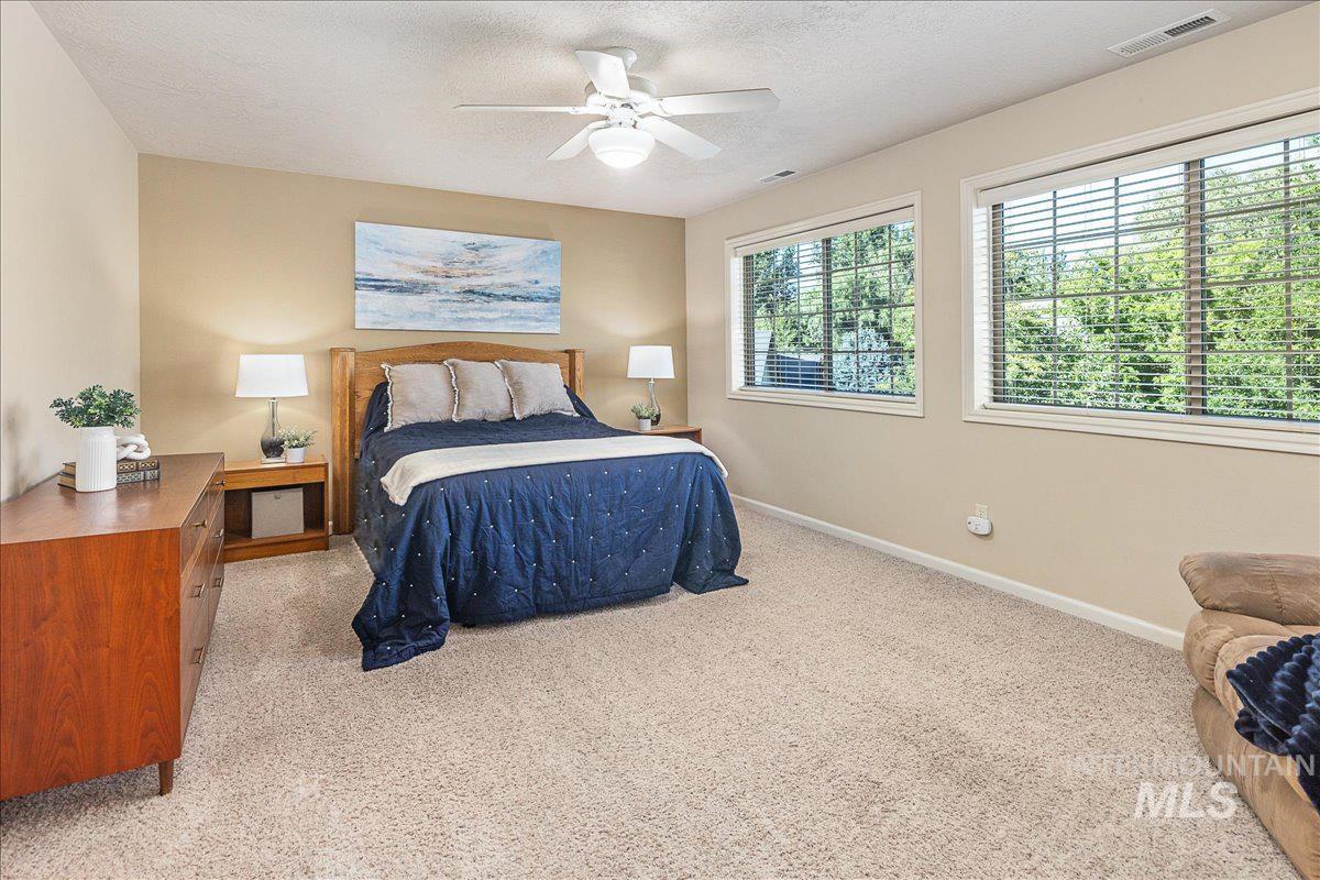 177 E Knoll Ct, Eagle, Idaho 83616-6911, 4 Bedrooms, 2.5 Bathrooms, Residential For Sale, Price $769,900, 98962106