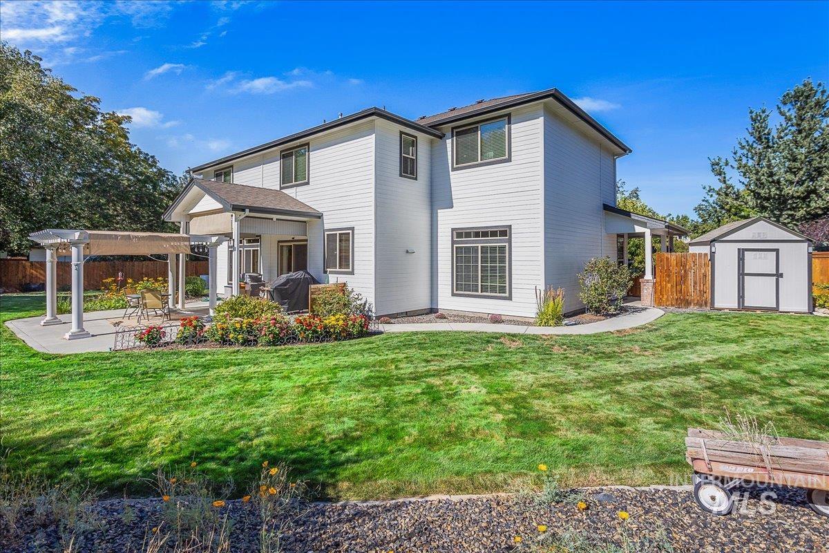 177 E Knoll Ct, Eagle, Idaho 83616-6911, 4 Bedrooms, 2.5 Bathrooms, Residential For Sale, Price $769,900, 98962106
