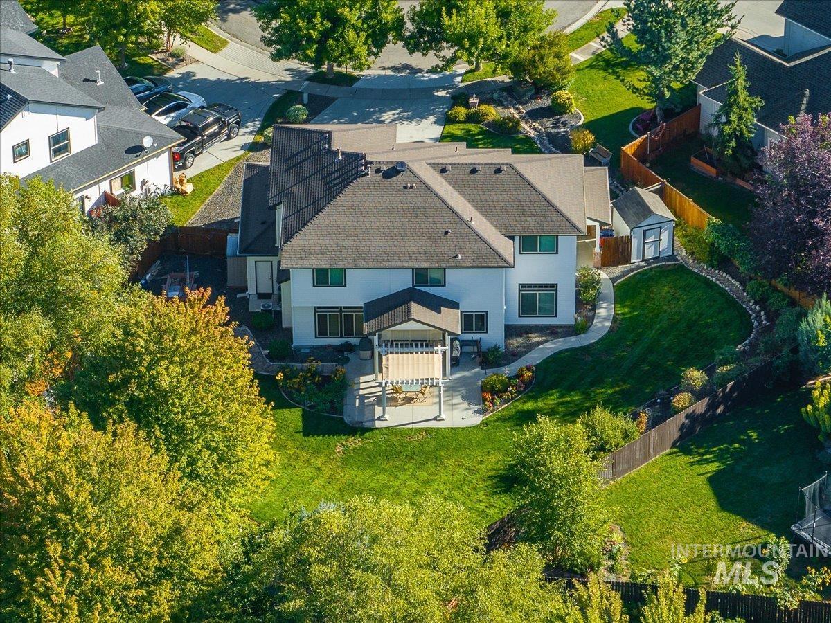 177 E Knoll Ct, Eagle, Idaho 83616-6911, 4 Bedrooms, 2.5 Bathrooms, Residential For Sale, Price $769,900, 98962106
