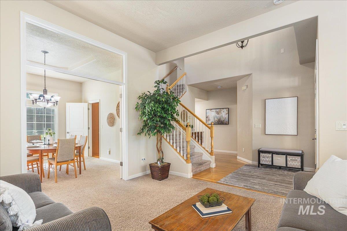 177 E Knoll Ct, Eagle, Idaho 83616-6911, 4 Bedrooms, 2.5 Bathrooms, Residential For Sale, Price $769,900, 98962106