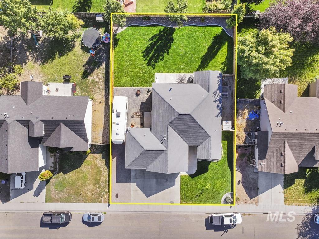 Aerial overview of property's location featuring property boundaries highlighted