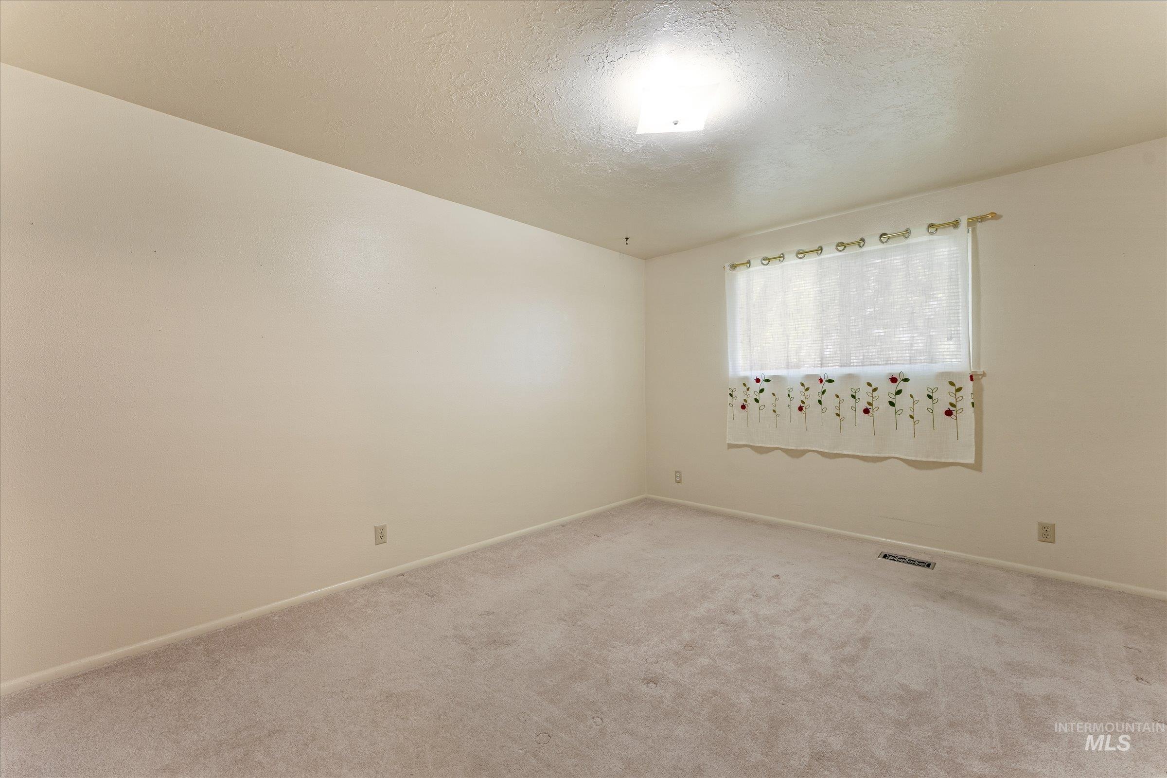 7882 S Cross Fox Way, Boise, Idaho 83709, 3 Bedrooms, 1 Bathroom, Residential For Sale, Price $419,000, 98962144