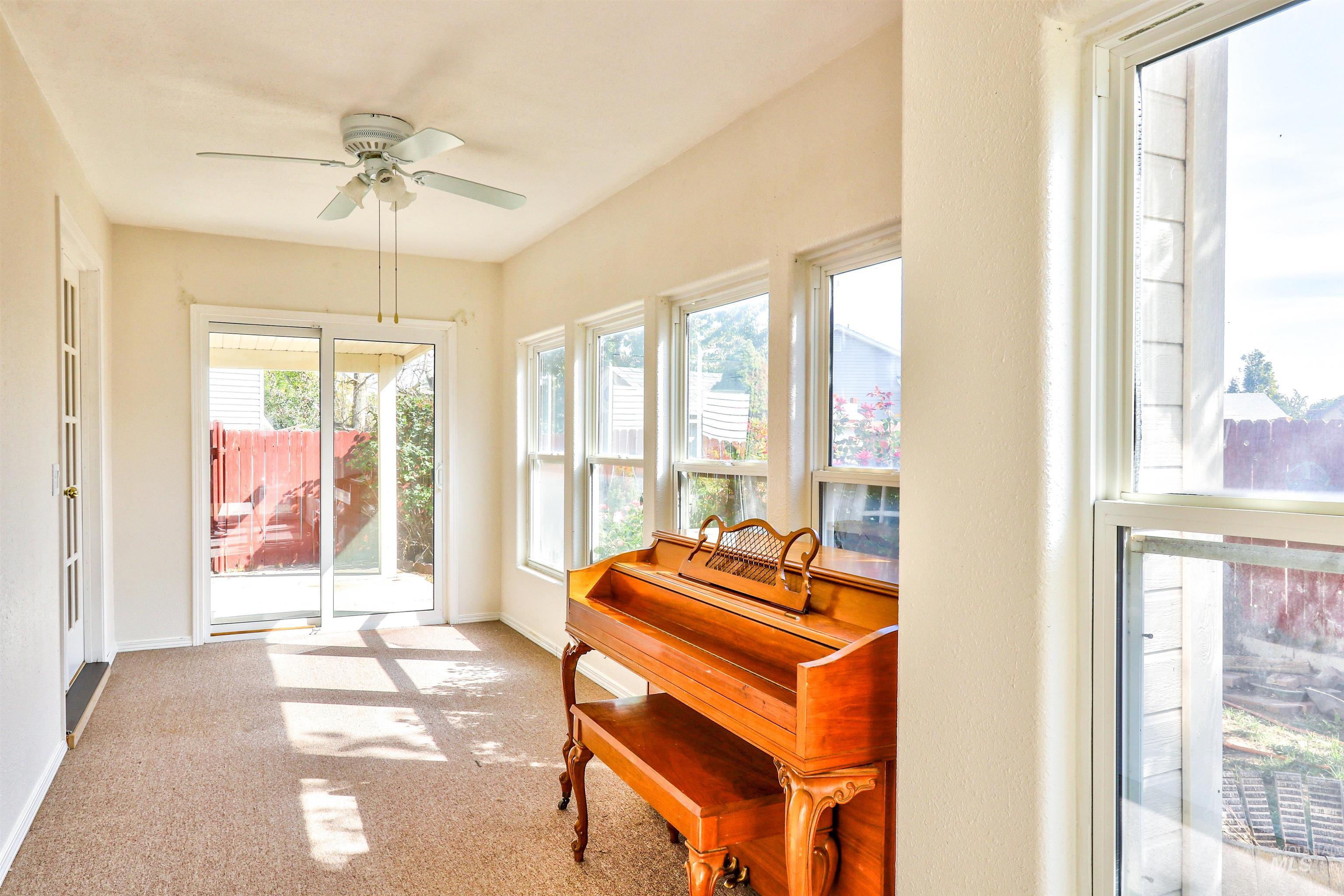 1220 Redtail Ct., Caldwell, Idaho 83607, 3 Bedrooms, 2 Bathrooms, Residential For Sale, Price $338,900, 98962154