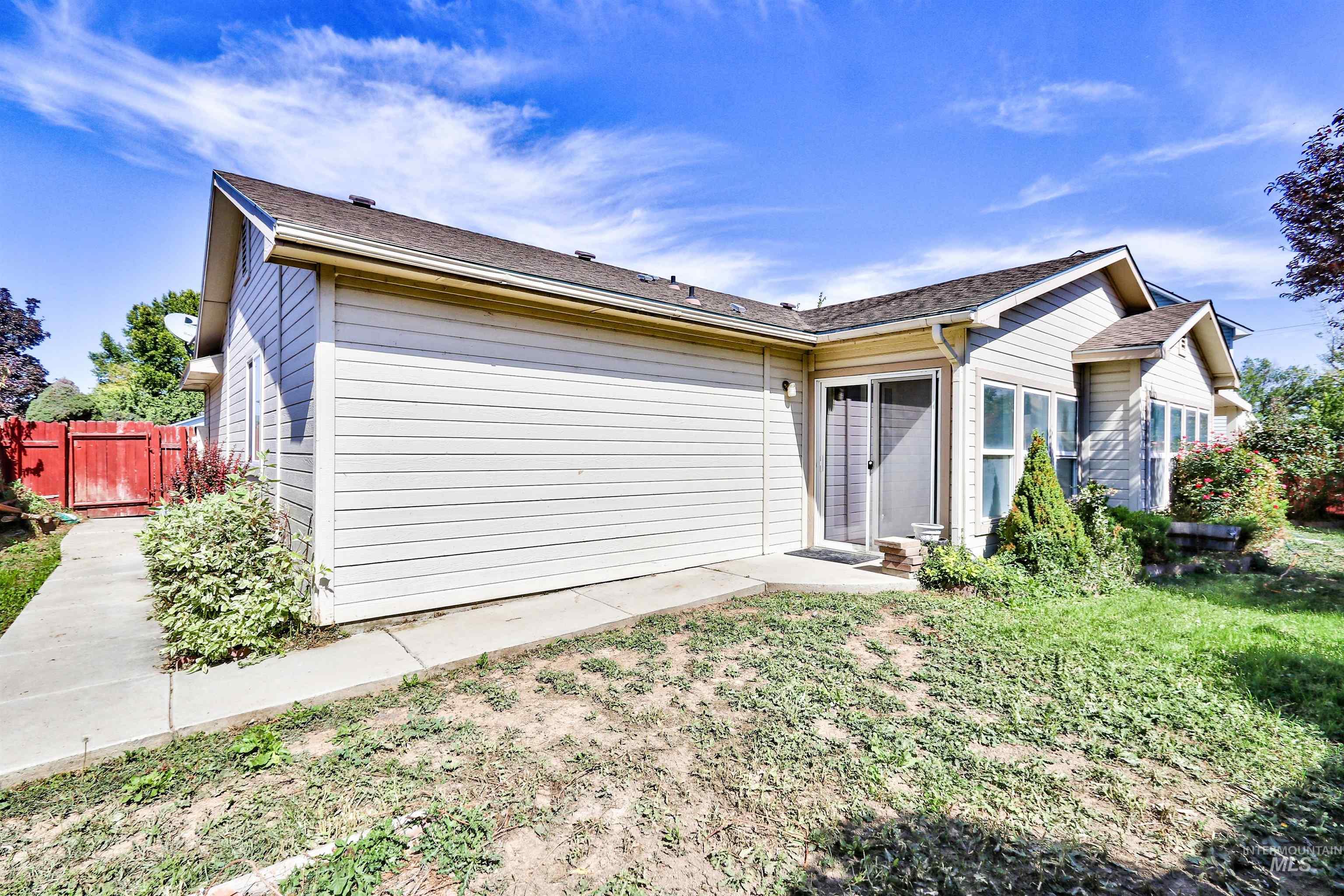 1220 Redtail Ct., Caldwell, Idaho 83607, 3 Bedrooms, 2 Bathrooms, Residential For Sale, Price $338,900, 98962154