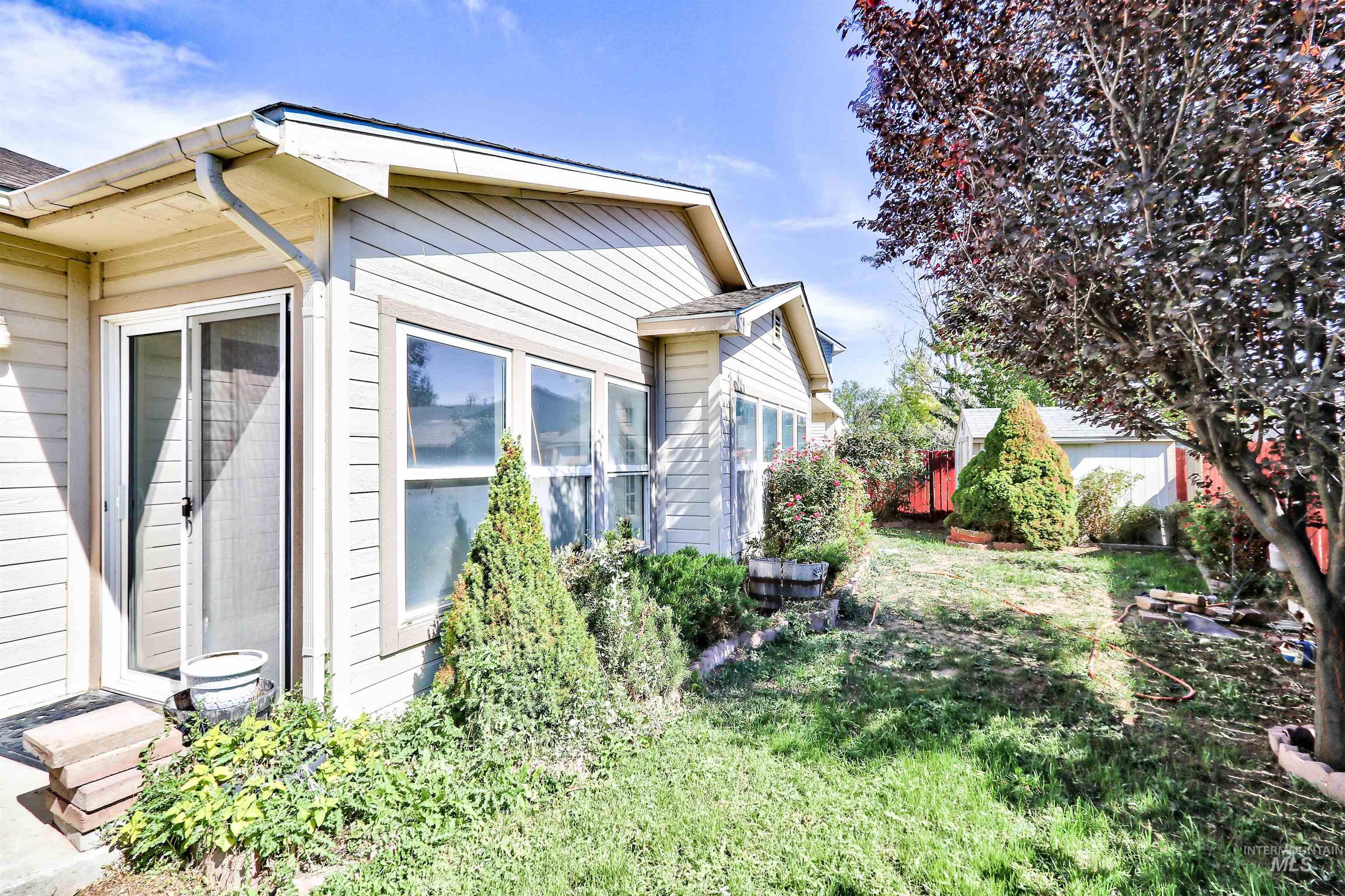1220 Redtail Ct., Caldwell, Idaho 83607, 3 Bedrooms, 2 Bathrooms, Residential For Sale, Price $338,900, 98962154