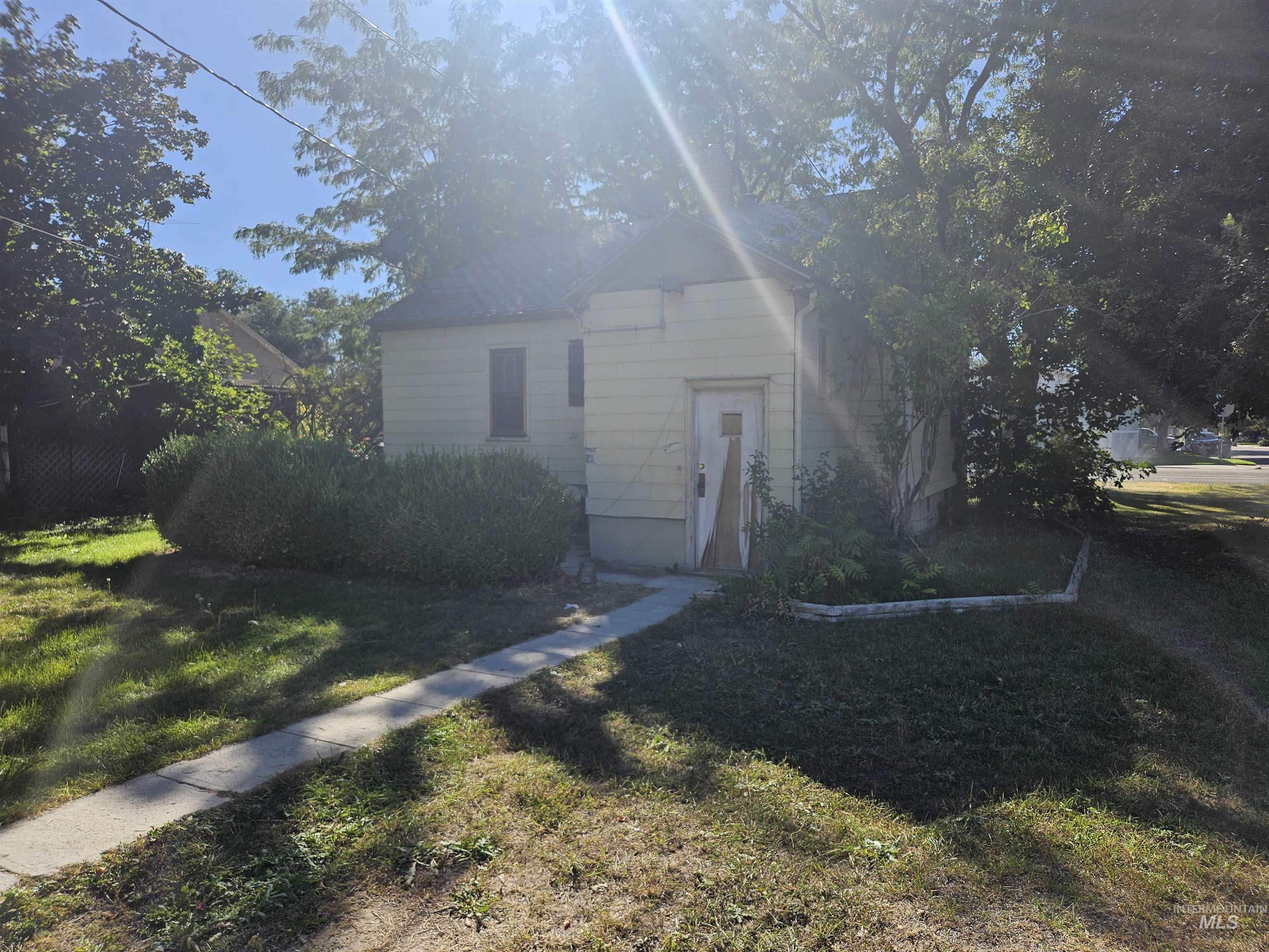 82 N Yale St, Nampa, Idaho 83651, 3 Bedrooms, 1 Bathroom, Residential For Sale, Price $200,000, 98962202