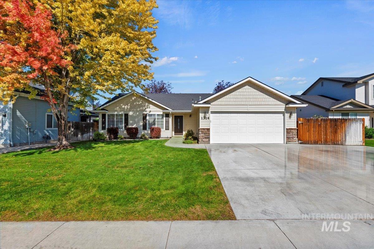 1314 W Hawk Ct., Nampa, Idaho 83651, 3 Bedrooms, 2 Bathrooms, Residential For Sale, Price $369,967, 98962203