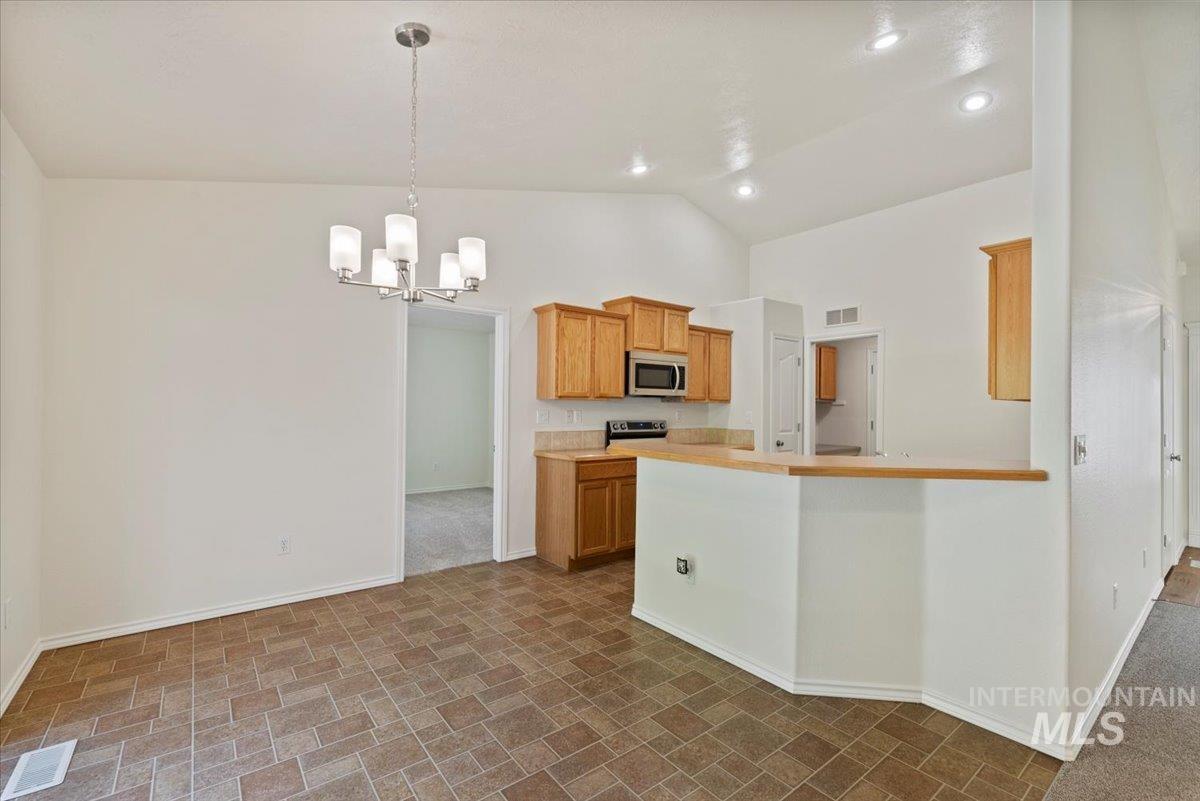 1314 W Hawk Ct., Nampa, Idaho 83651, 3 Bedrooms, 2 Bathrooms, Residential For Sale, Price $369,967, 98962203