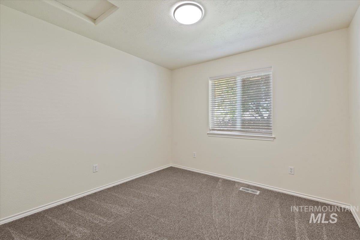 1314 W Hawk Ct., Nampa, Idaho 83651, 3 Bedrooms, 2 Bathrooms, Residential For Sale, Price $369,967, 98962203