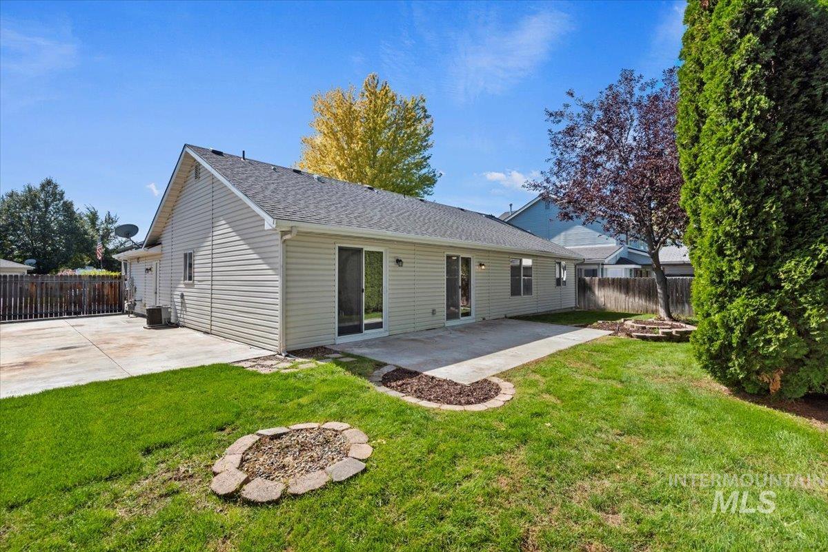 1314 W Hawk Ct., Nampa, Idaho 83651, 3 Bedrooms, 2 Bathrooms, Residential For Sale, Price $369,967, 98962203