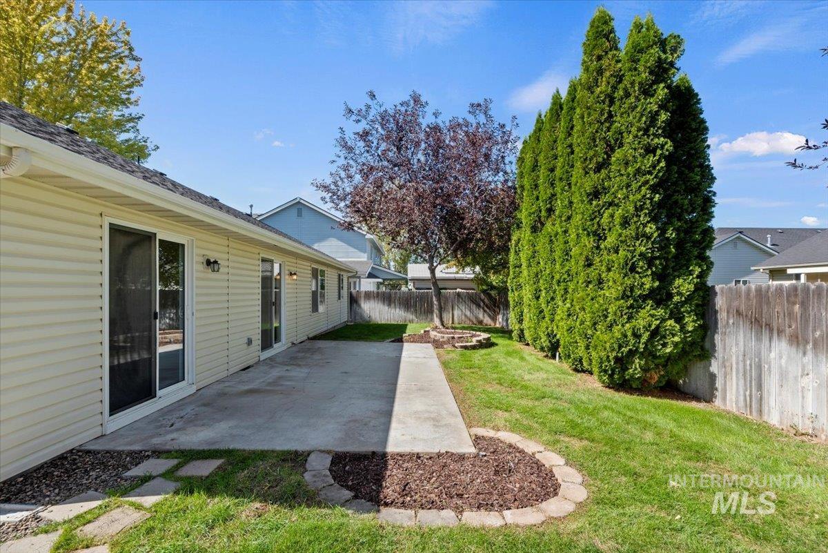 1314 W Hawk Ct., Nampa, Idaho 83651, 3 Bedrooms, 2 Bathrooms, Residential For Sale, Price $369,967, 98962203