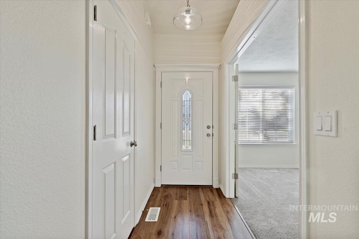 1314 W Hawk Ct., Nampa, Idaho 83651, 3 Bedrooms, 2 Bathrooms, Residential For Sale, Price $369,967, 98962203
