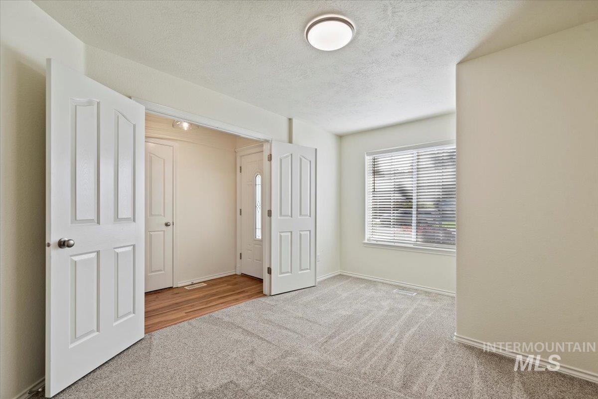 1314 W Hawk Ct., Nampa, Idaho 83651, 3 Bedrooms, 2 Bathrooms, Residential For Sale, Price $369,967, 98962203